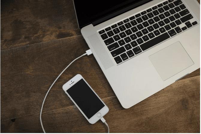 Transférer photos iPhone vers PC avec un câble